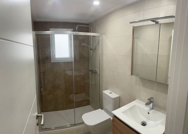 Badrumsrenovering-badrum-kakelklinker-sanpedropinitar-costablanca-fastighet-renovera.JPG